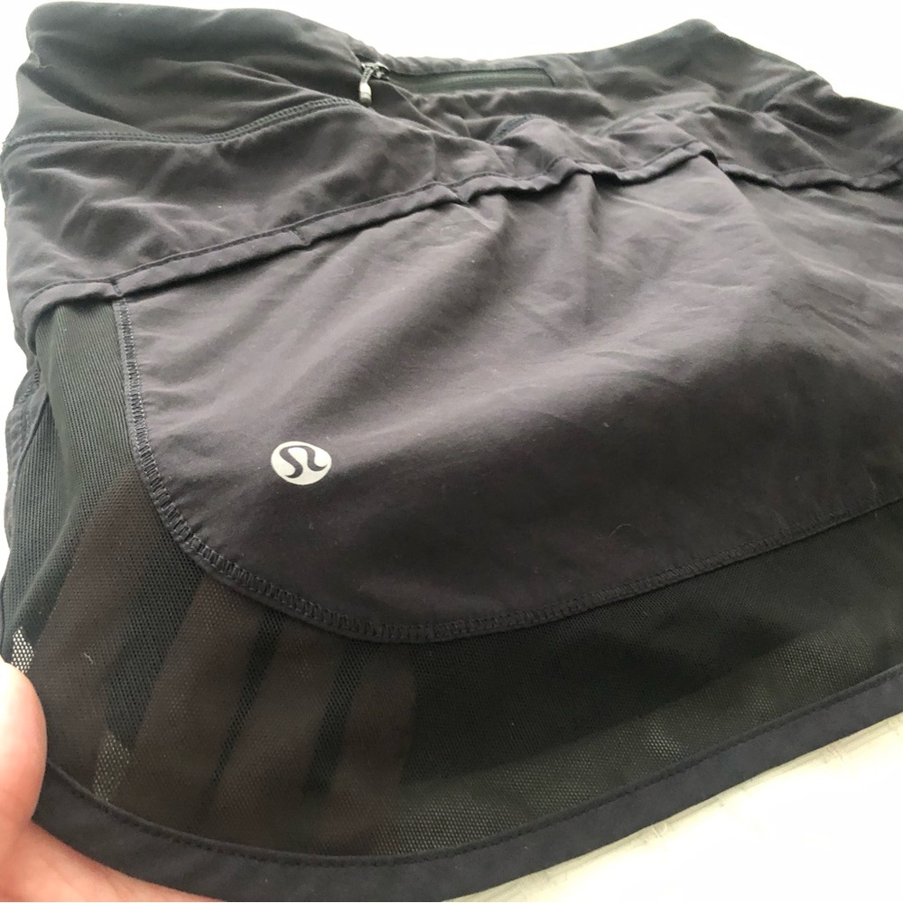 Lululemon Hotty Hot Skirt - size 6